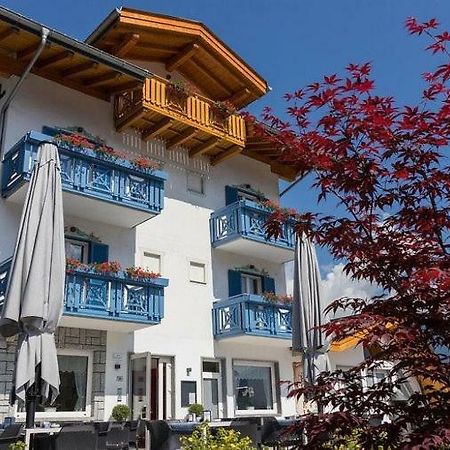 Hotel Milano Tione di Trento Bagian luar foto