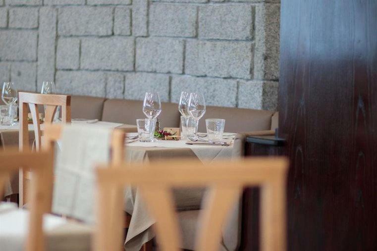 Hotel Milano Tione di Trento Bagian luar foto